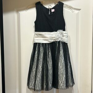 Party ready in this stunner from Zoe Ltd